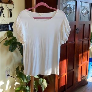 SHORT SLEEVED TOP